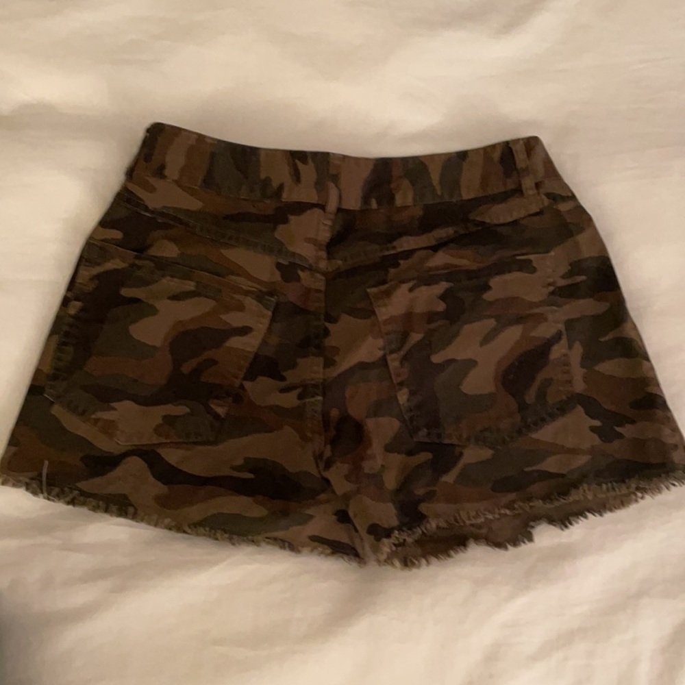 Haute Hippie Camo patterned shorts - Picture 2 of 2